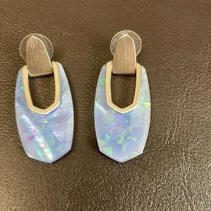 Gorgeous Kendra Scott earrings.